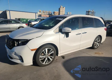 2022 Honda Odyssey Touring z USA, uszkodzony, nr VIN 5FNRL6H83NB026578